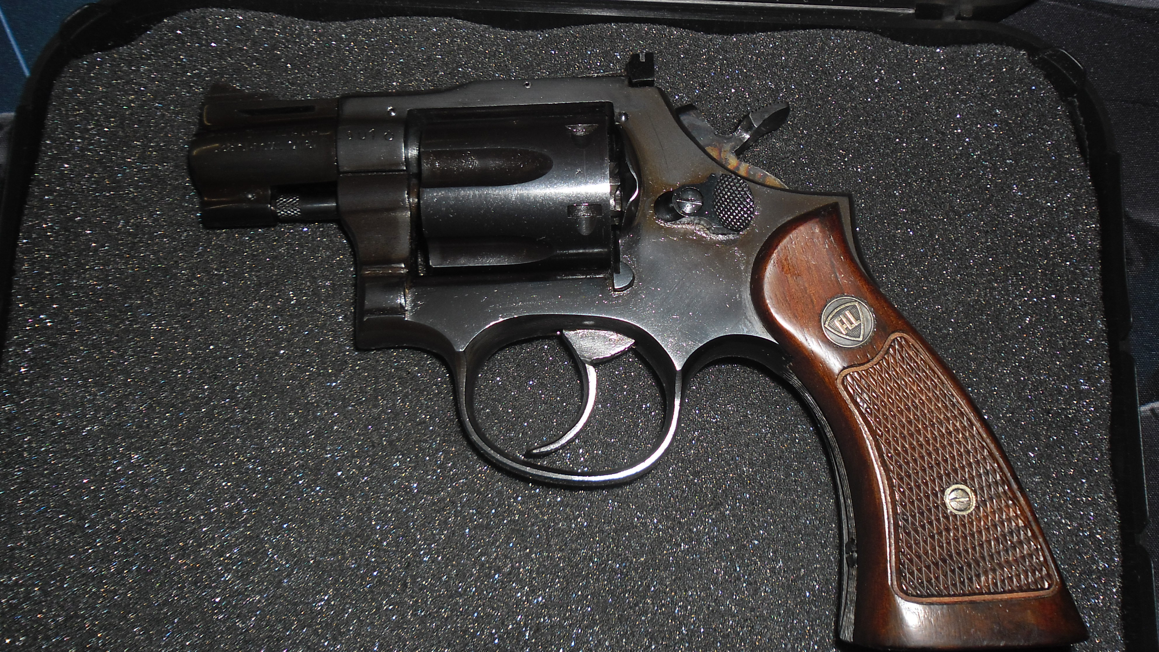 REVOLVER - MARCA FRANCHI - MODELLO FRANCHI-LLAMA - CALIBRO 38 650